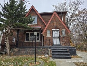 Building Photo - 9379 Manor