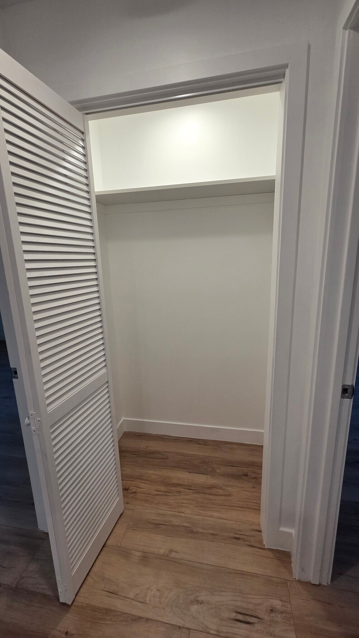 Building Photo - 805 W Glenoaks Blvd