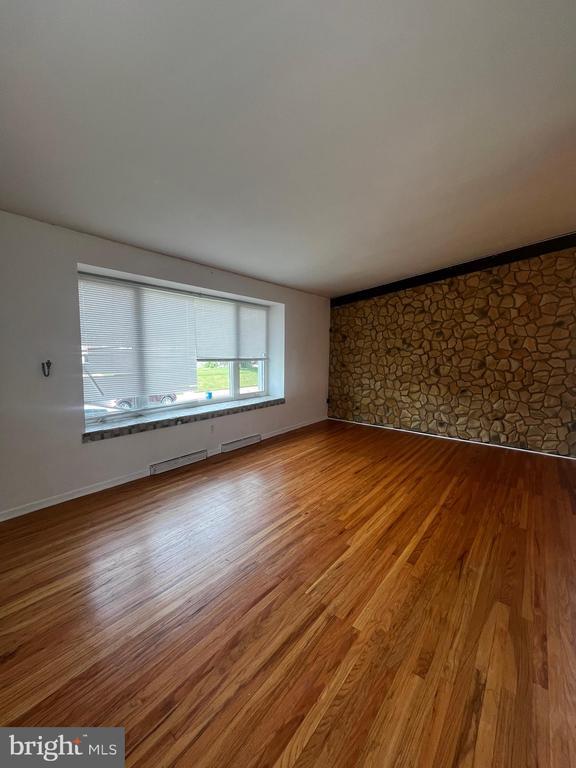 Building Photo - 8905 Revere St