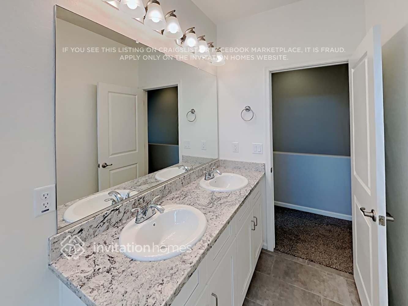 Building Photo - 16437 S 10th St