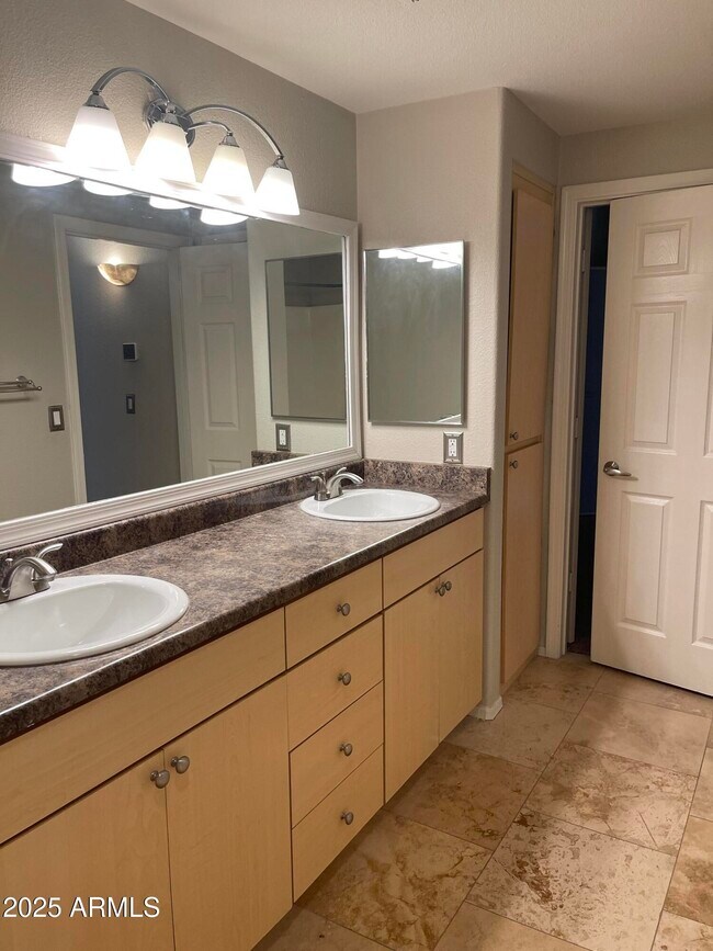 Building Photo - 18416 N Cave Creek Rd