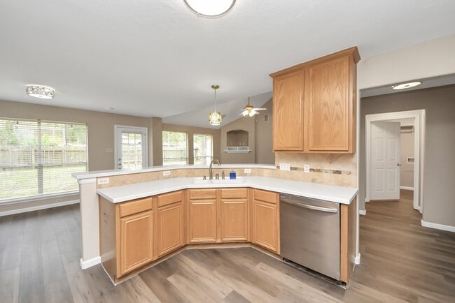 Building Photo - 1802 Whispering Forest Dr