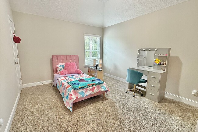 Building Photo - 44 Mount Vernon Ter