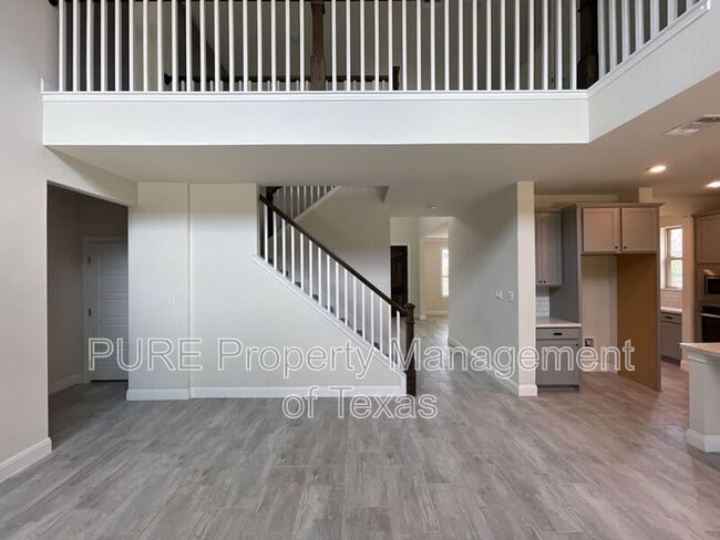 Building Photo - 716 Expedition Way