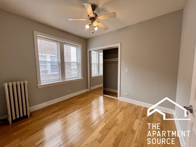 Building Photo - 2900 N Kolmar Ave