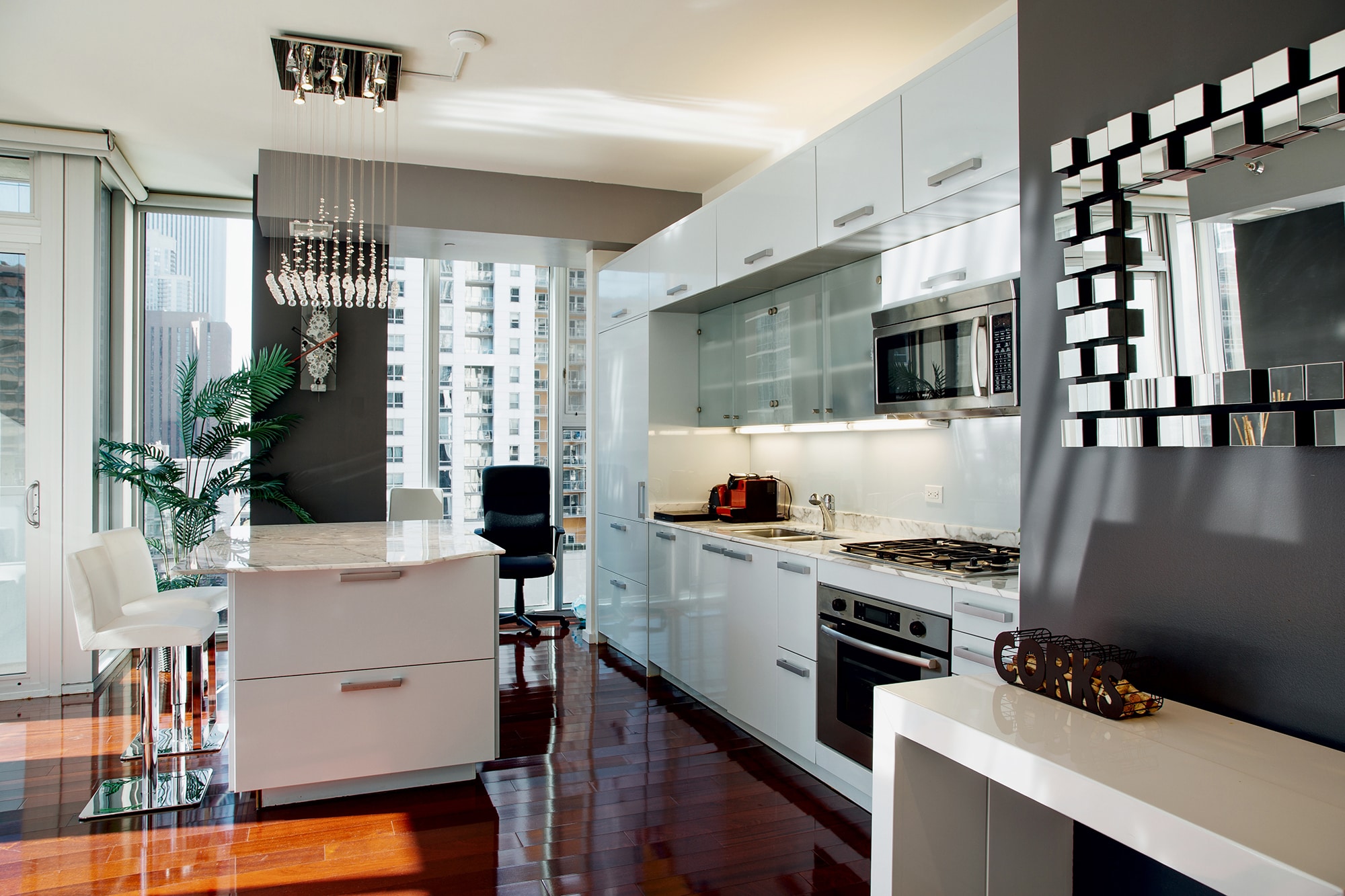 Building Photo - 550 N Saint Clair St