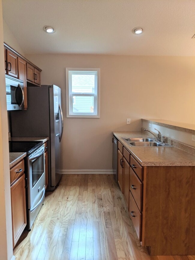Building Photo - South Asheville Rental!