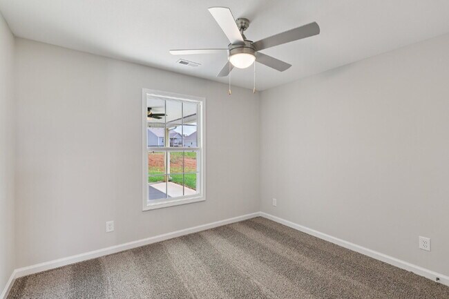 Building Photo - 383 Kingland Ln