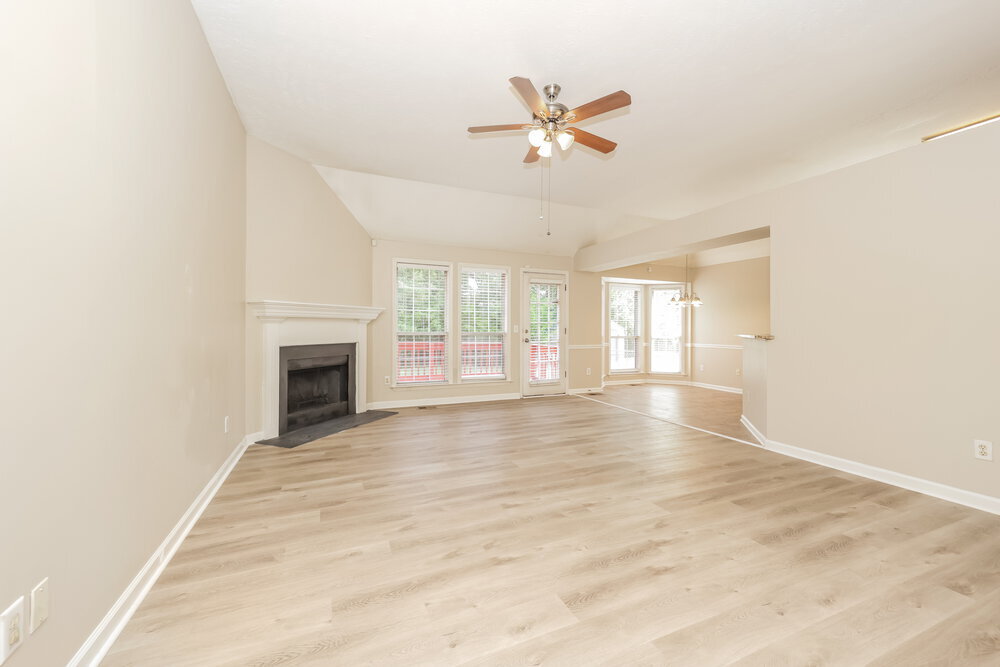 Building Photo - 901 Tal Ln