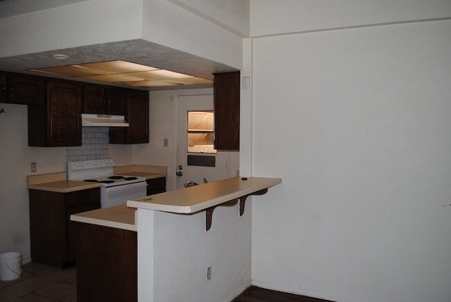 Building Photo - 2321 Suffolk Ln