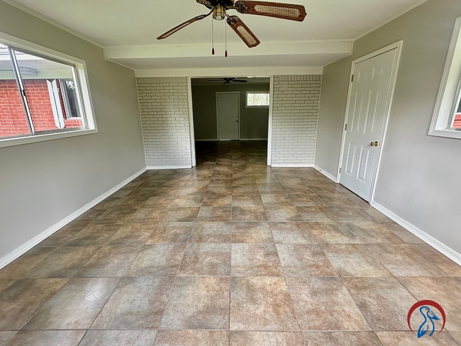 Building Photo - Garden District 3 bed 2 bath Home | Pelica...