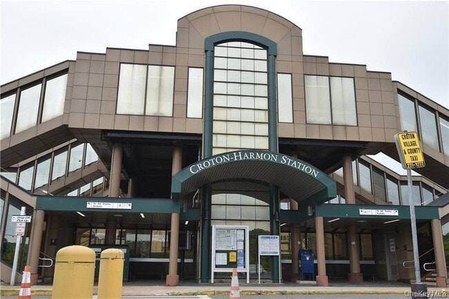 Building Photo - 197 Grand St