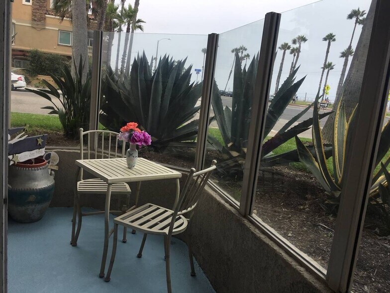 Ocean front Patio / balcony on first floor - 1400 Pacific Coast Hwy