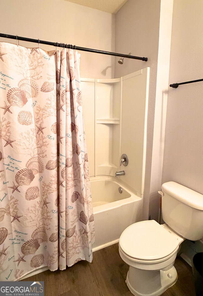 Building Photo - 215 Brooklet Cir