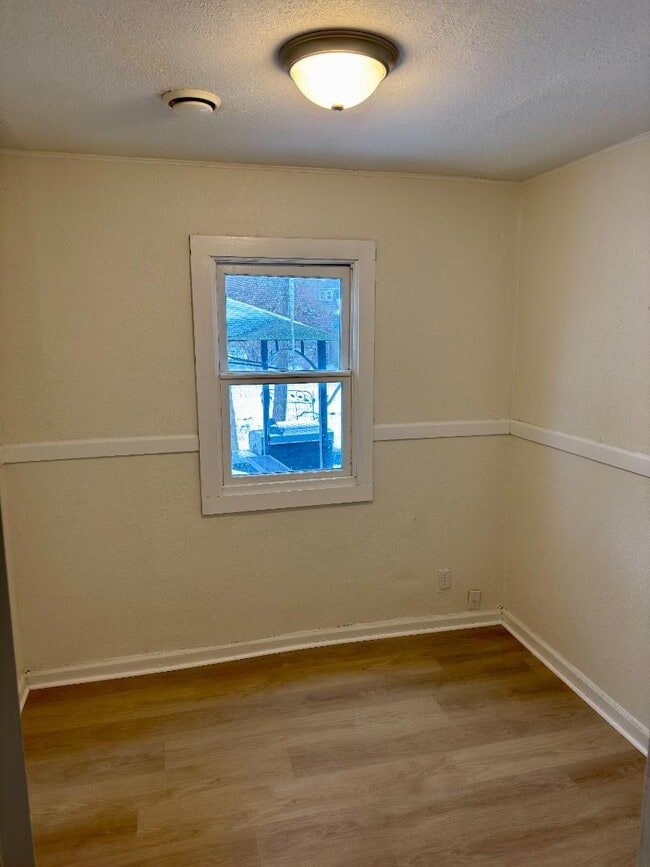 Building Photo - 44 Warrington Ave