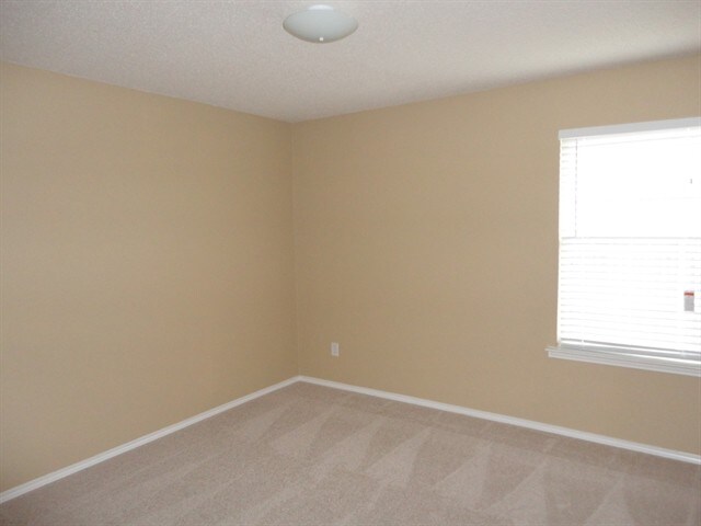 Building Photo - 7118 Compass Point Dr