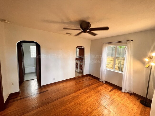 Building Photo - 1904 E Marks St