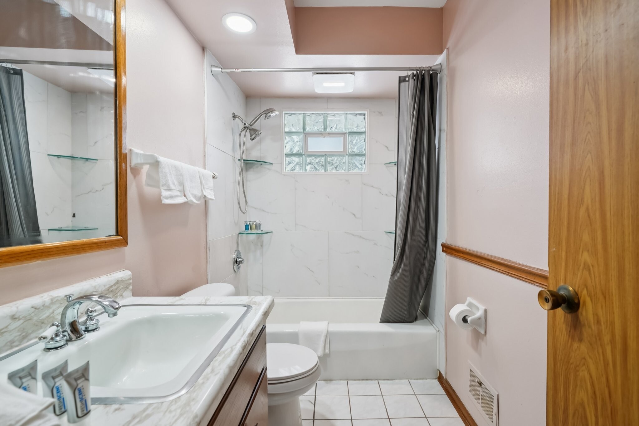 Building Photo - 10785 W Appleton Ave