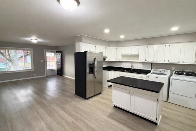 Building Photo - 7330 E 34th Pl