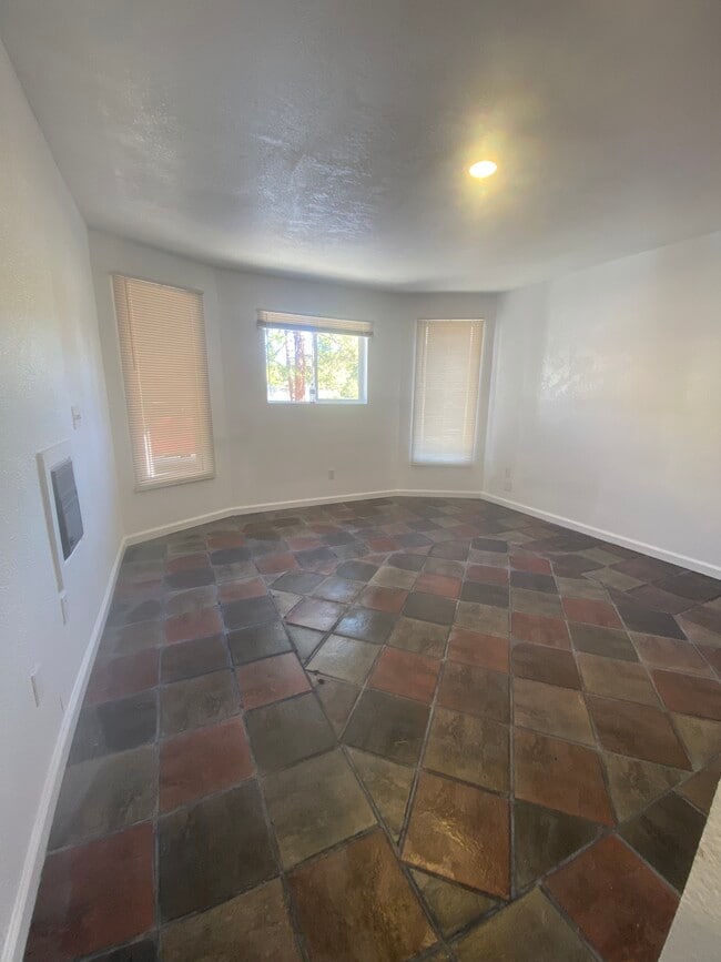 Building Photo - 5036 Lake Shastina Dr