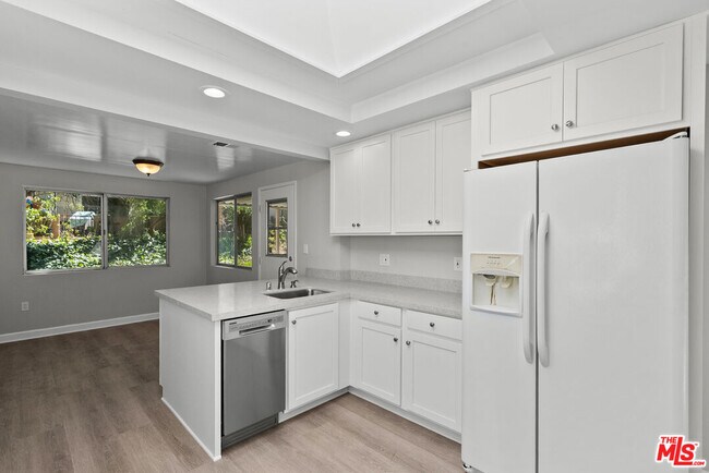 Building Photo - 26851 Oak Branch Cir