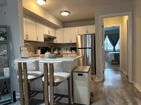 Building Photo - 65 Ellsworth St