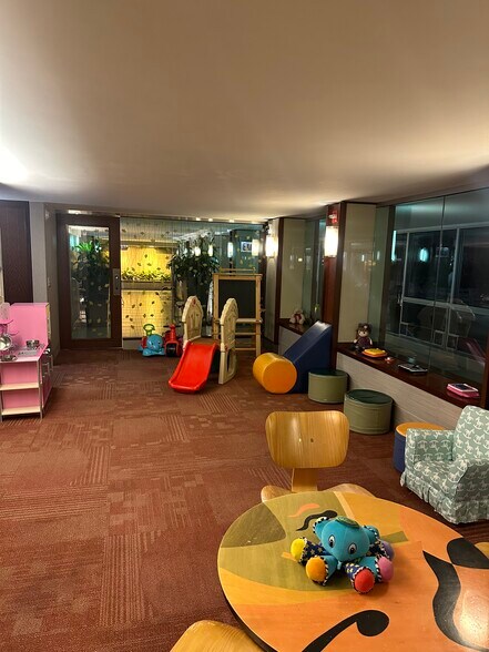 Building Photo - 400 E Randolph St