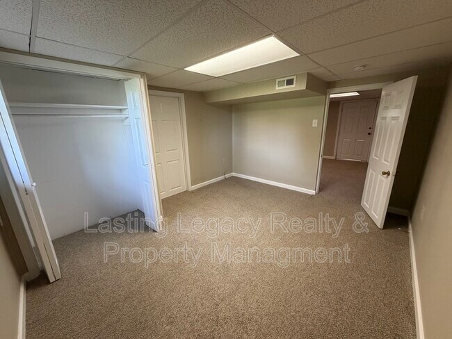 Building Photo - 179 Canterbury Dr