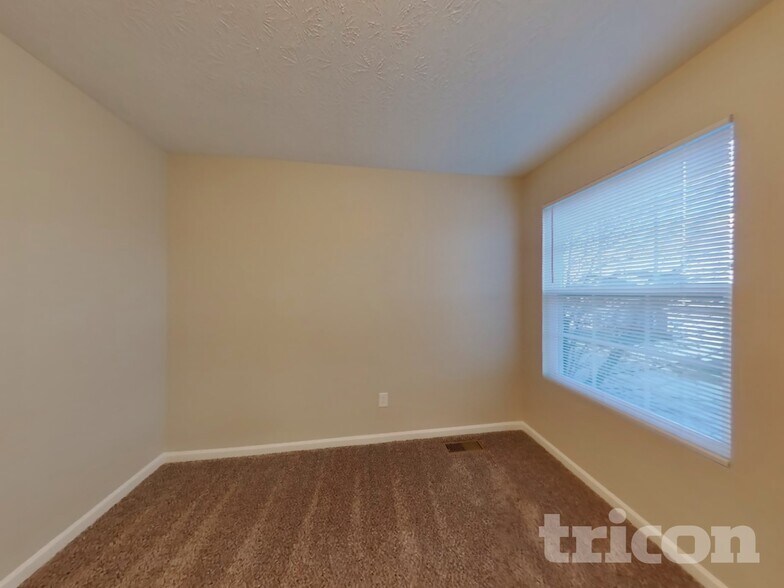 Building Photo - 2027 Shadow Creek Blvd