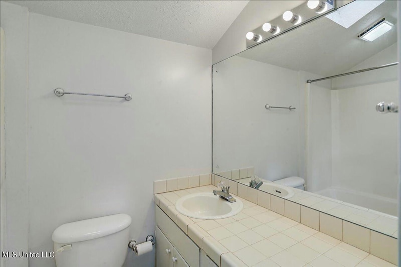 Building Photo - 200 Woodgreen Dr