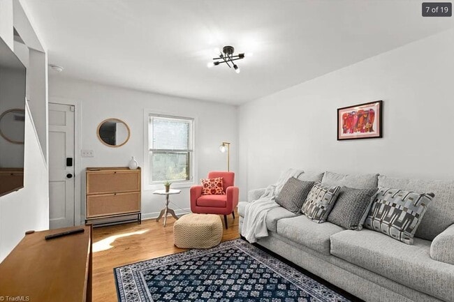 Building Photo - 2 bedroom/1.5 bathroom townhome in Ardmore