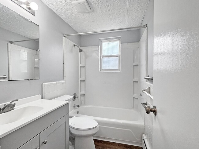 Building Photo - 531 W 20th St
