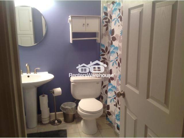 Building Photo - 623 Bunker Dr