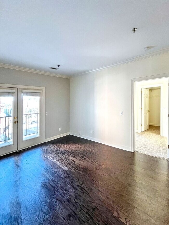 Building Photo - Lovely 1 Bed & 1.5 Bath Condo in Nashville...