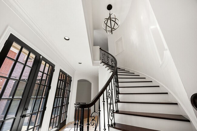 Building Photo - 111 N Wynden Estates Ct