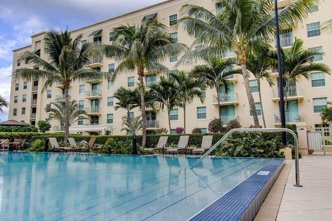 Building Photo - 610 Clematis St