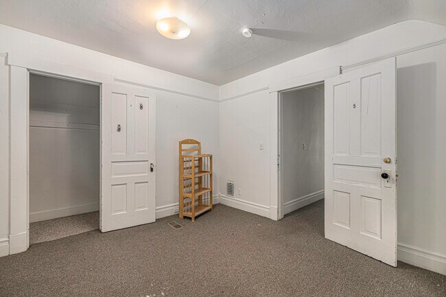 Building Photo - 515 S. CFourth-