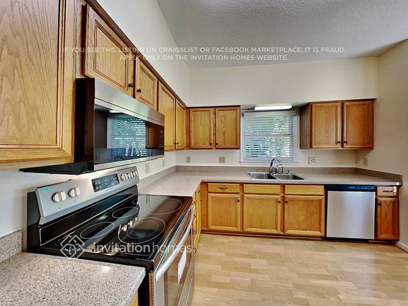 Building Photo - 3600 Willowtree Ln