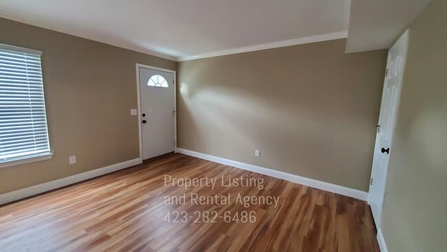 Building Photo - 3 Bedroom 1.5 Baths Townhouse Johnson City,TN