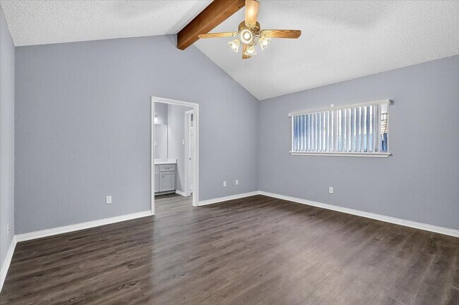 Building Photo - 6826 Holiday Ln
