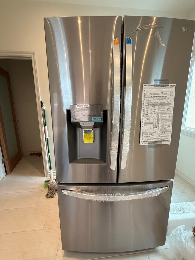 Building Photo - 1035 Meadowbrook Ave