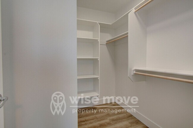 Building Photo - Modern Multi-Gen Living- Brand New