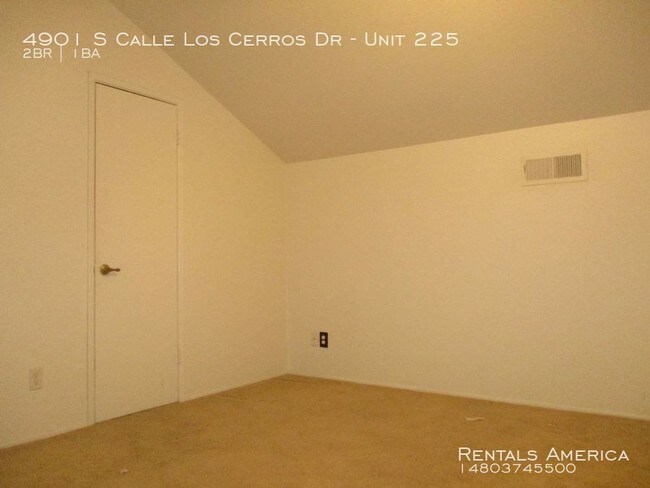 Building Photo - GATED! Townhouse w/ Garage in Tempe!