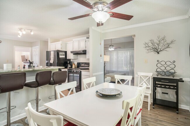 eat in kitchen - 1254 Watercrest Cir