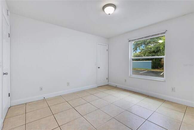 Building Photo - 4540 Commander Dr