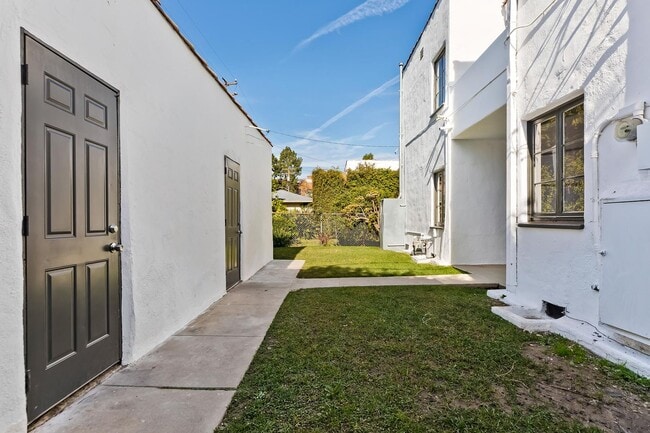 Building Photo - Clarkhill Residences LLC - 145