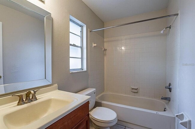Building Photo - 653 Bryan Terrace Dr