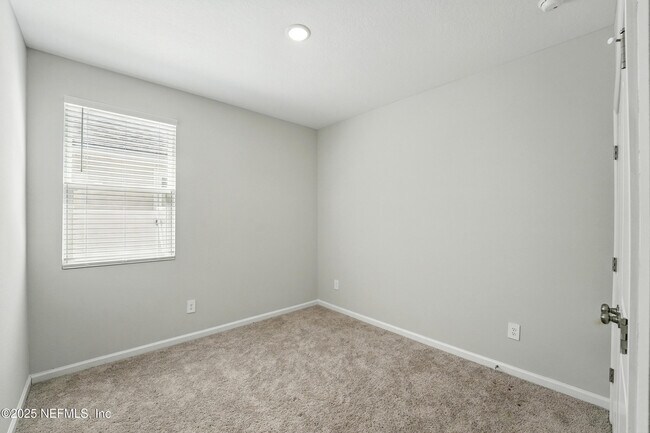 Building Photo - 14656 Macadamia Ln