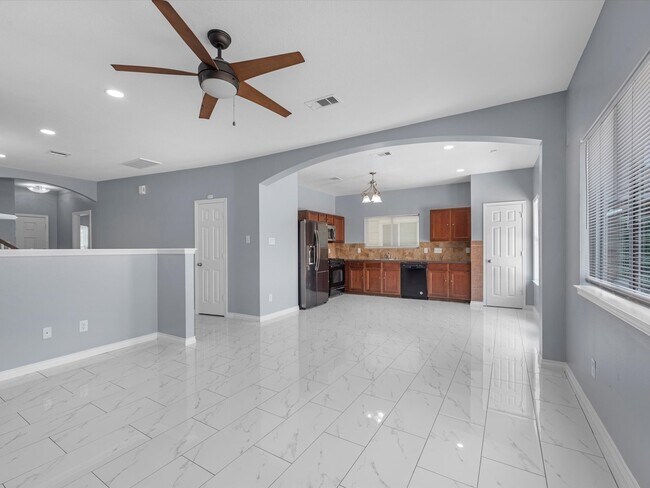 Building Photo - 6131 Settlers Lake Cir W