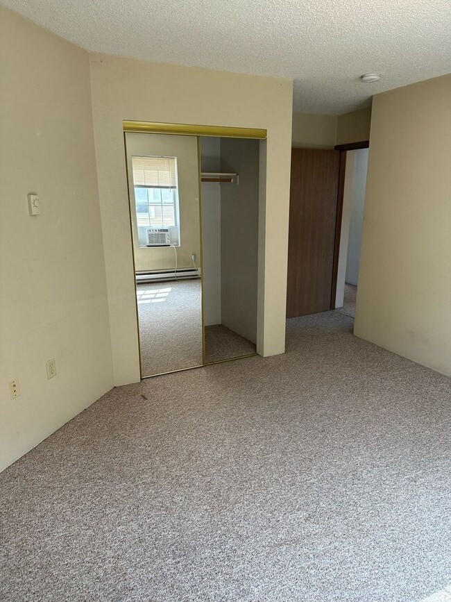 Building Photo - 113 E Prentiss St